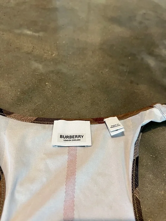 Authentic Burberry Tan Plaid Crop Tank & Pencil Skirt Set - Picture 6 of 8